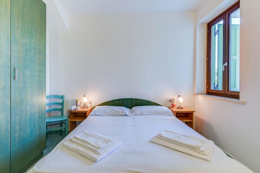 Terra Felice Aparthotel San Felice Circeo Exteriör bild