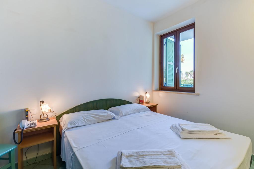 Terra Felice Aparthotel San Felice Circeo Exteriör bild