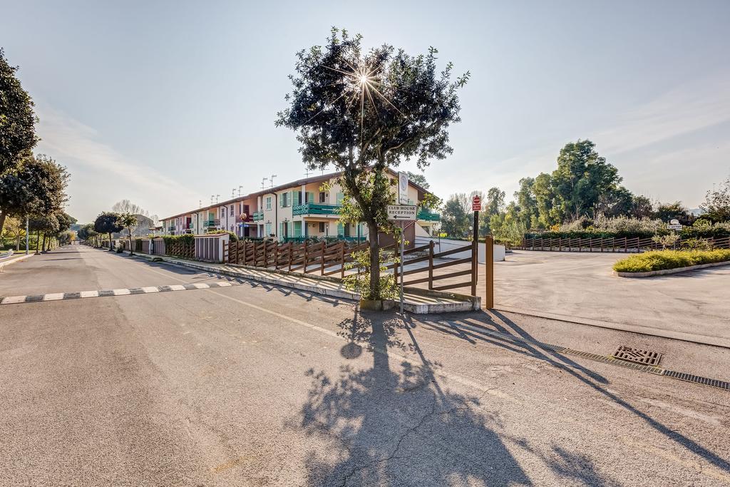 Terra Felice Aparthotel San Felice Circeo Exteriör bild